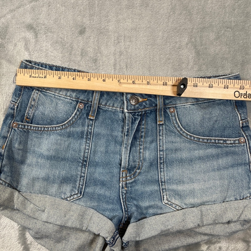 Free People Womens Shorts Size 26 Blue Denim Cuffed Patch Pocket - Picture 3 of 6